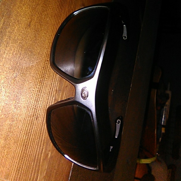 1 pair of Gargoyle Sunglasses - Picture 5 of 5